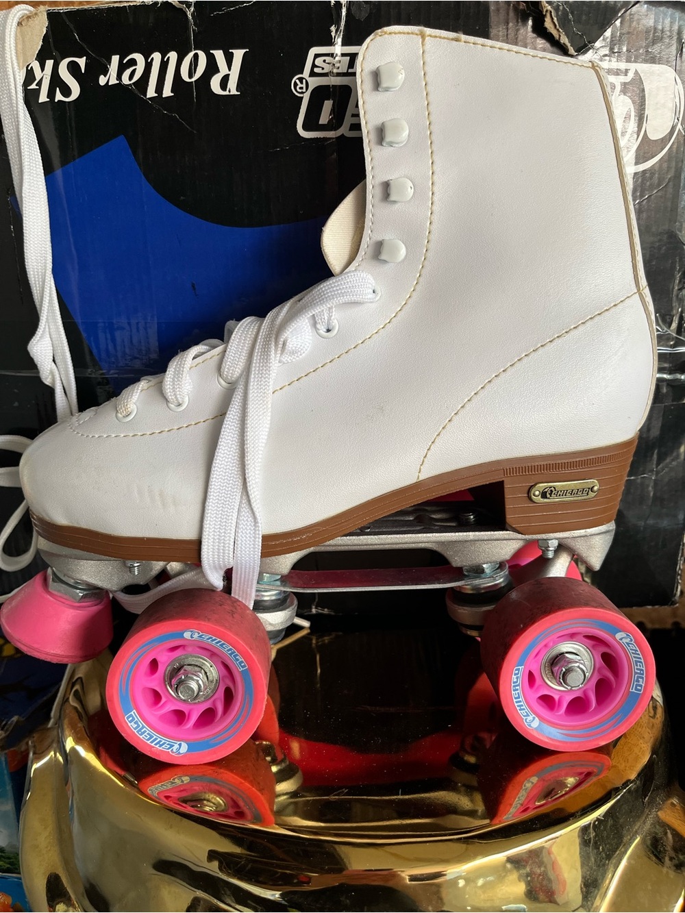 White Classic Quad Roller Skates with Pink Wheels